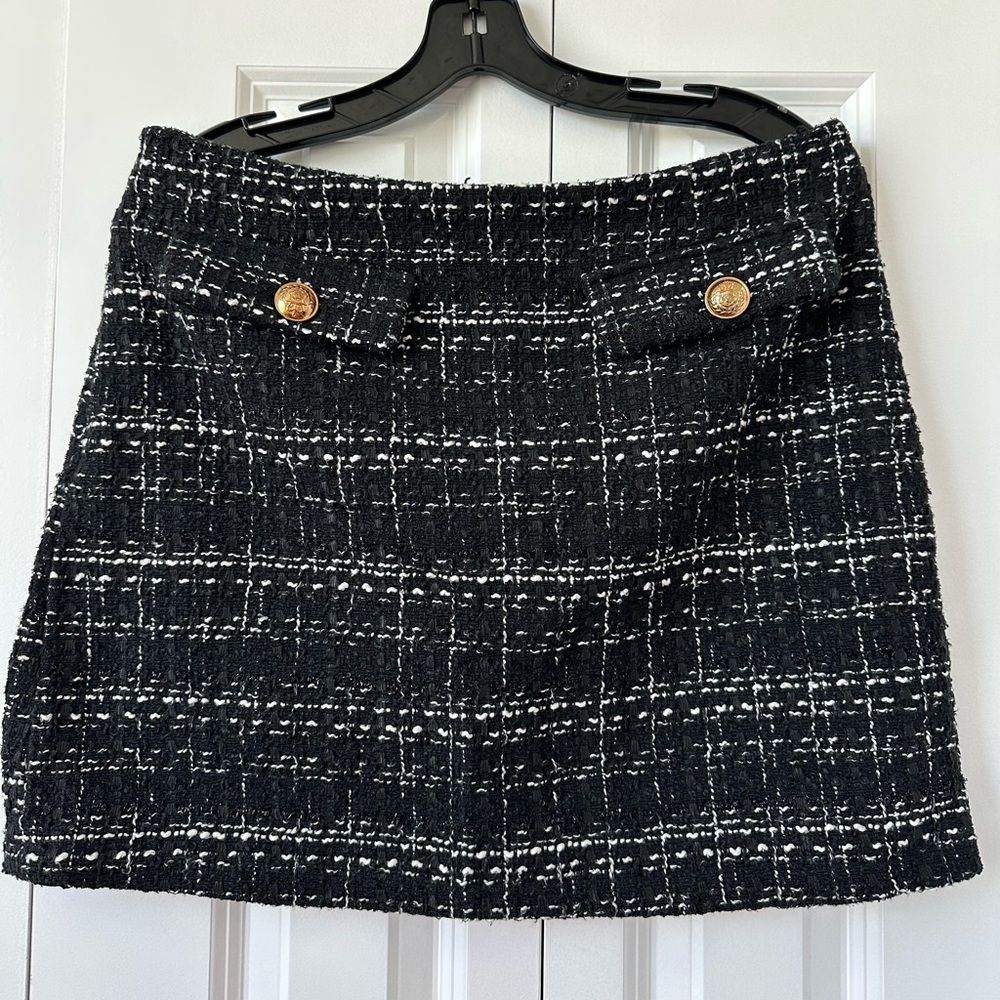 Tweed mini skirt